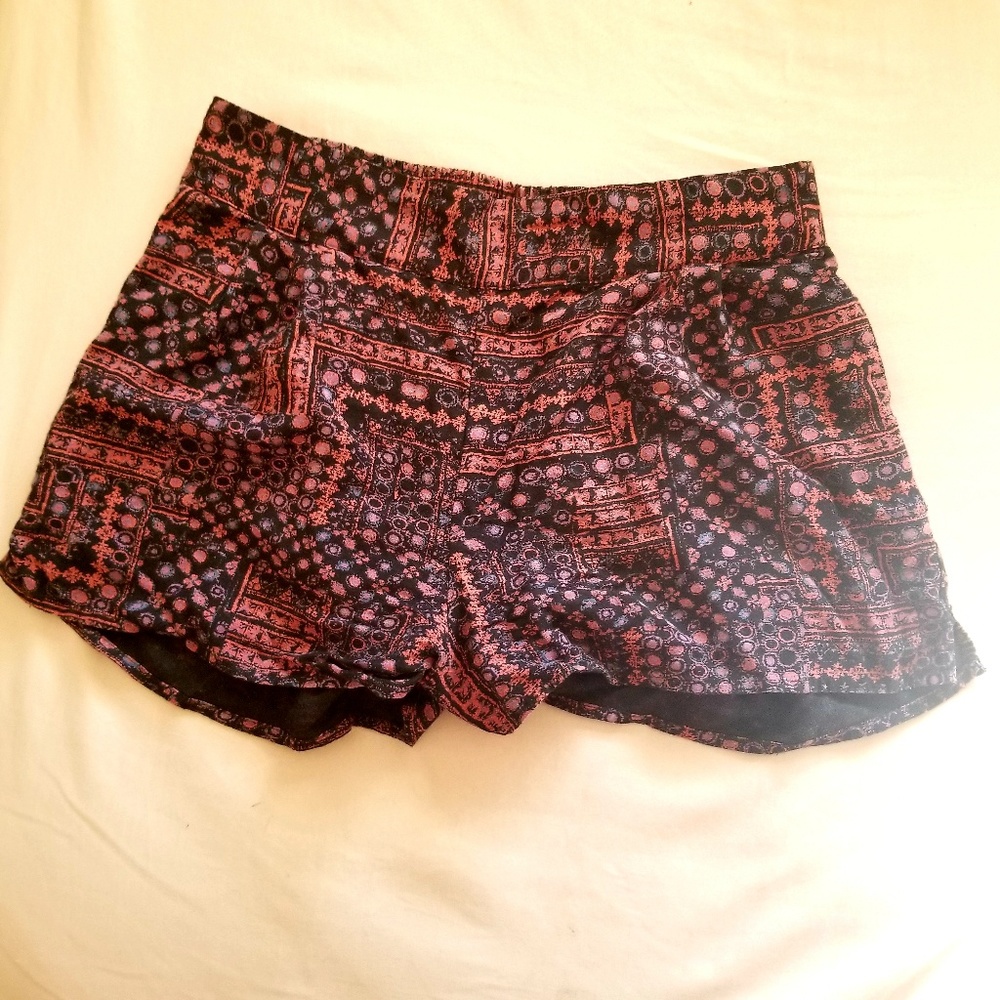 Urban Outfitters Ecote Red Printed Pattern Shorts